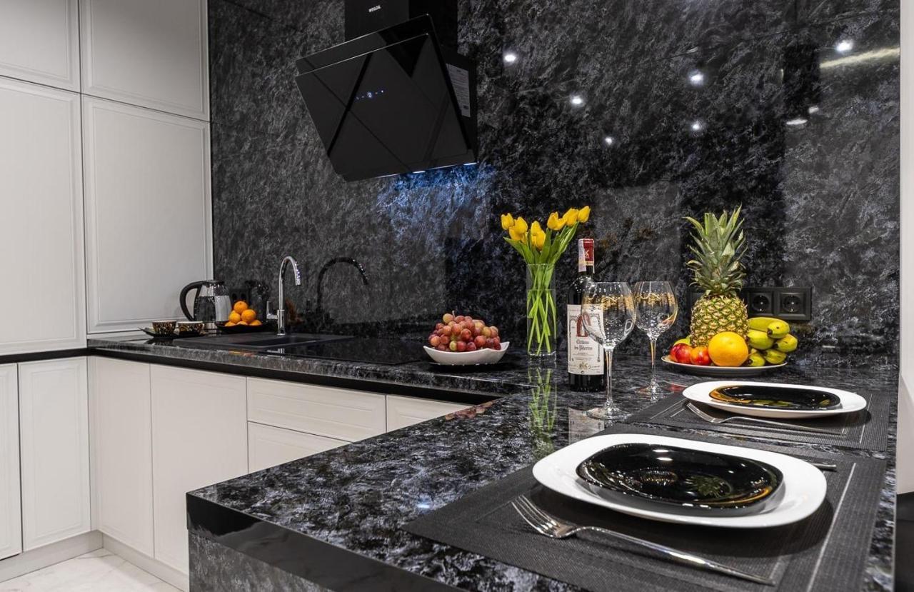 новая с авторским ремонтом в жк Seven днепровская набережная Apartment Kiew