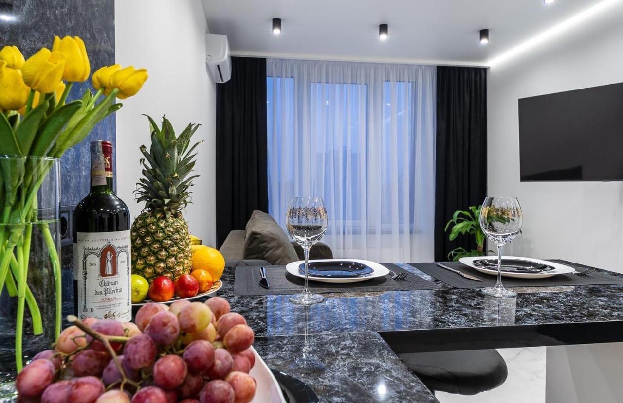 Seven: New With Designer Renovation On Dnipro Embankment * Kyiv