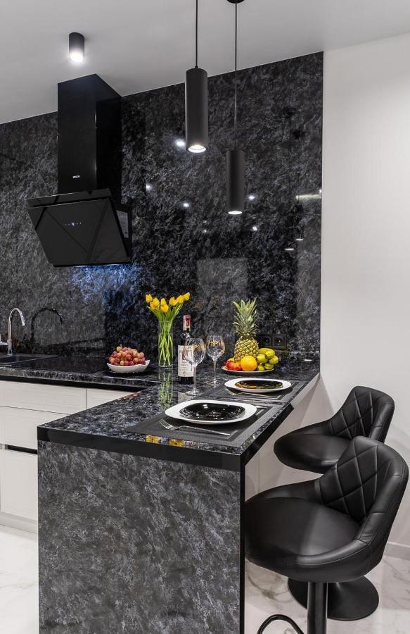 Seven: New With Designer Renovation On Dnipro Embankment Apartment