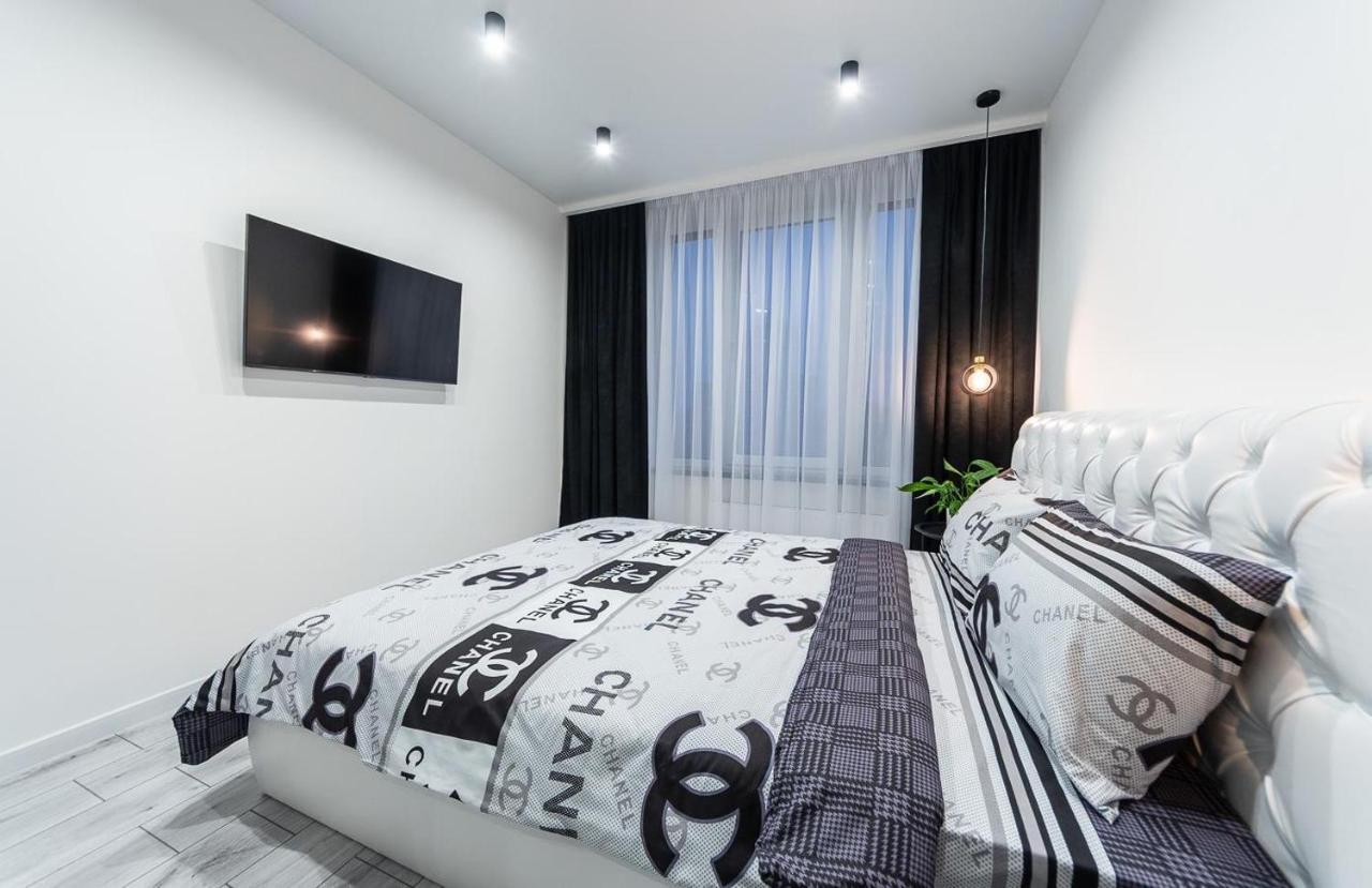 Seven: New With Designer Renovation On Dnipro Embankment Apartment *